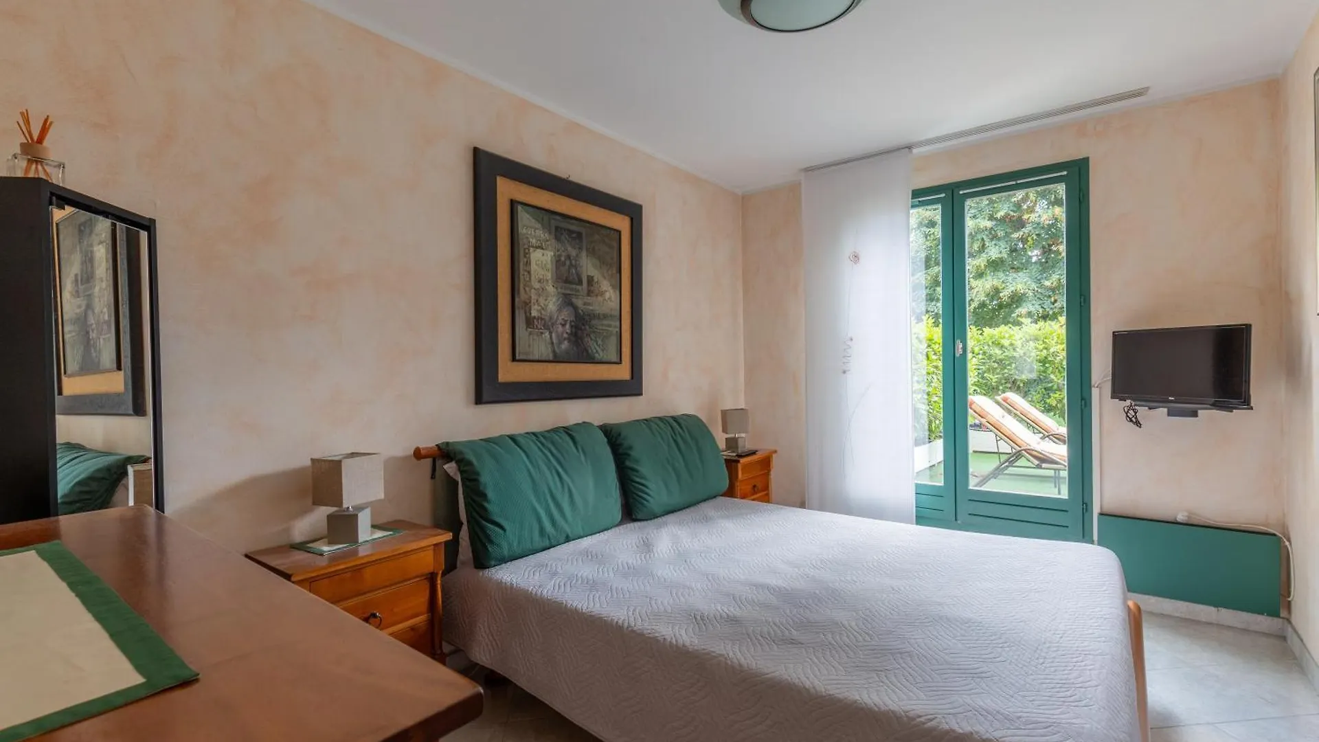 Maison Bruno Annecy 0*,